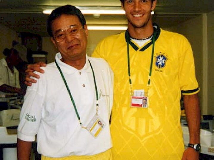 Japan Grand Slam stringer Toru with Andre Sa at Wimbledon