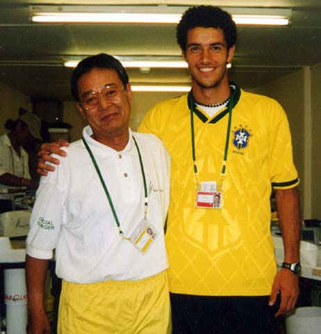 Japan Grand Slam stringer Toru with Andre Sa at Wimbledon